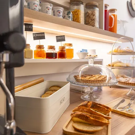 Frühstückspension Nilu' 4*